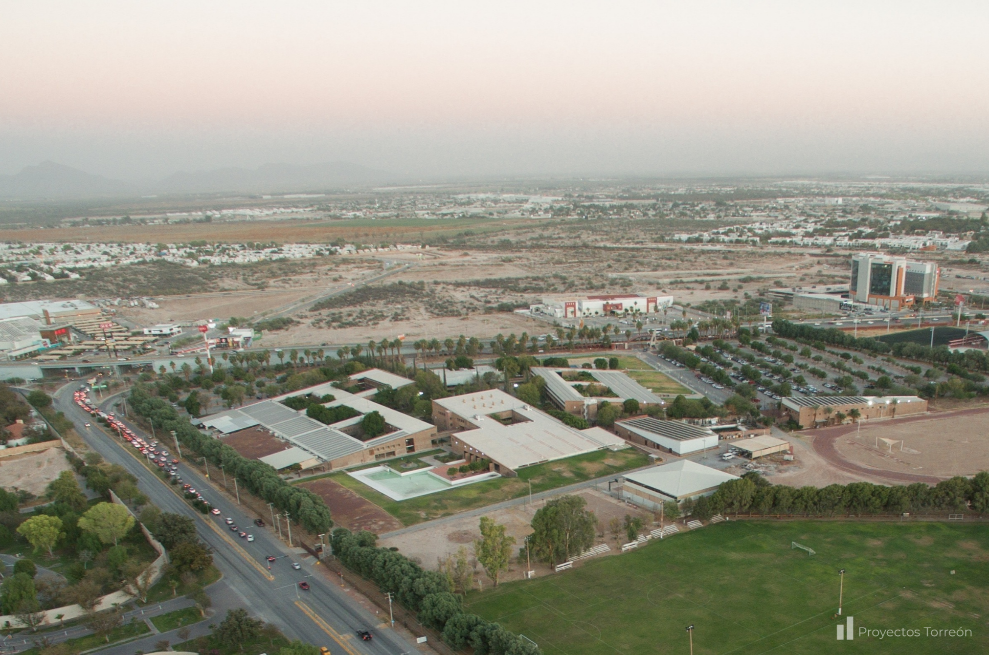 Inicia construcción de Town Center en Senderos